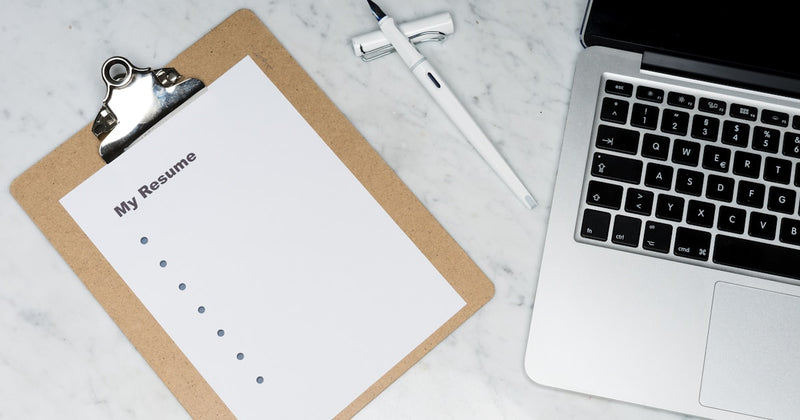 Jak uniknąć "AI Slop" na Shopify? 5 Zasad, by Page Quality była najwyższa (Wg. Human Raterów)